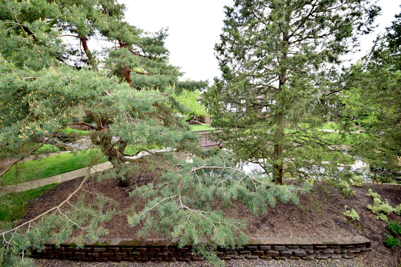 1652 Dover Court, Unit B Wheaton, IL 60189 - Photo 26 of 29 a view of an outdoor space and a yard