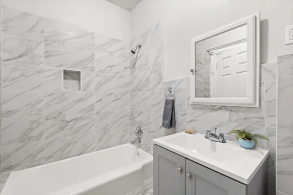 $2,700 | 78 Court House Place, Unit 2, Jersey City, NJ 07306