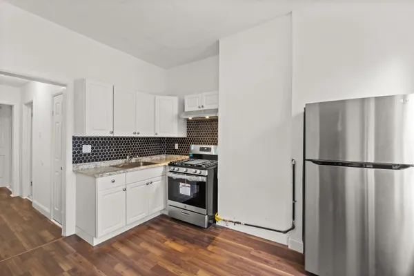$2,700 | 78 Court House Place, Unit 2, Jersey City, NJ 07306