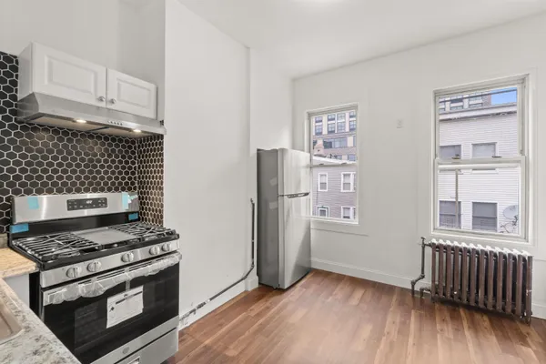 $2,700 | 78 Court House Place, Unit 2, Jersey City, NJ 07306