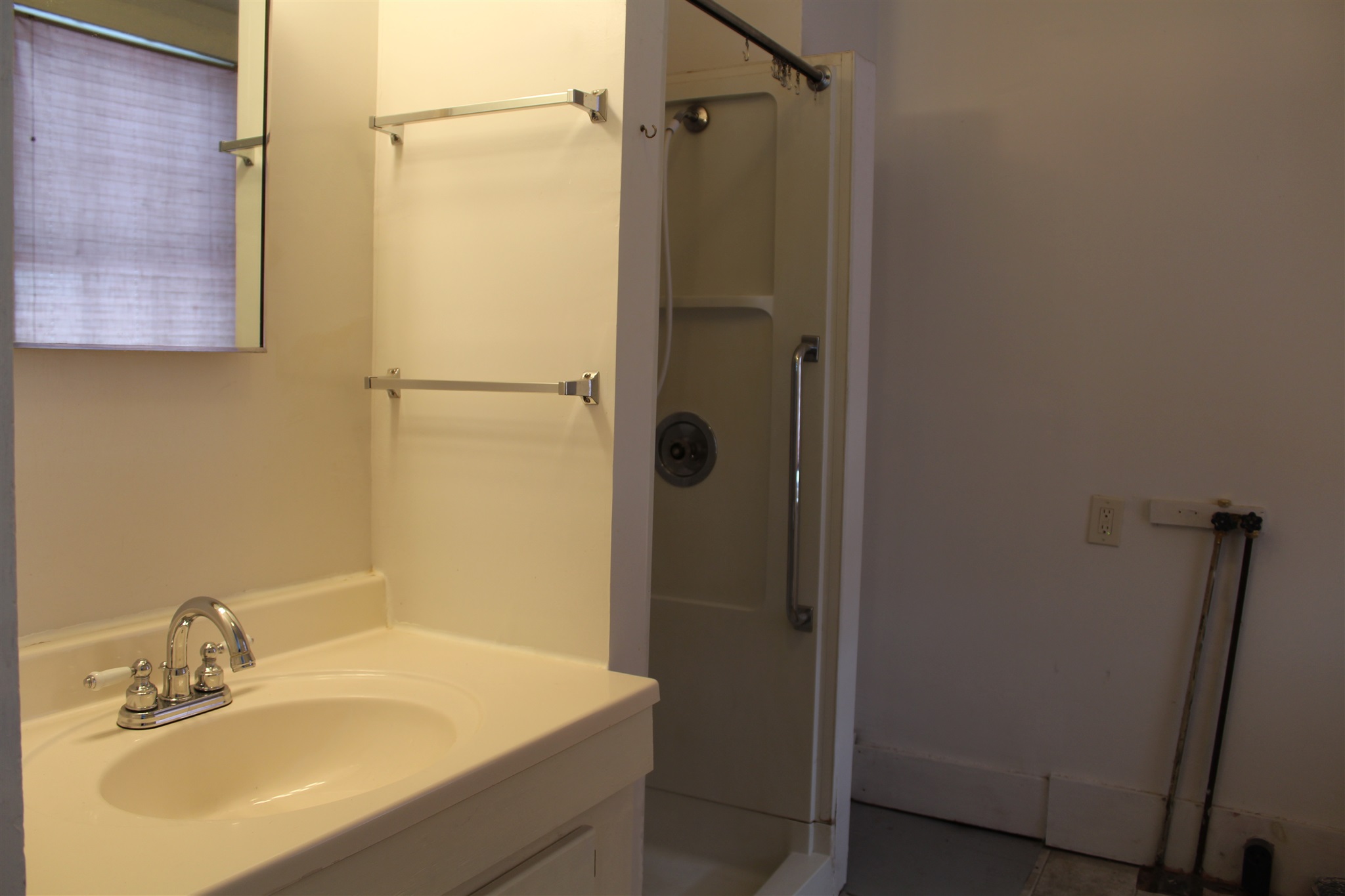 8 Atkinson Street Rockingham, VT 05101 - Photo 10 of 24