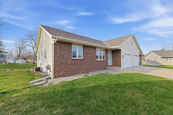 $289,900 | 408 Keno Circle, Horicon, WI 53032