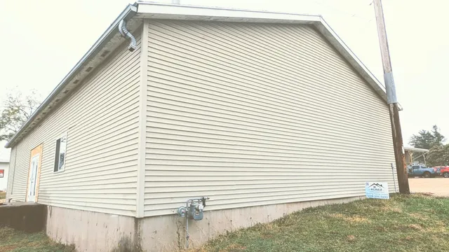 $2,200 | 110 F S Drive, Viroqua, WI 54665