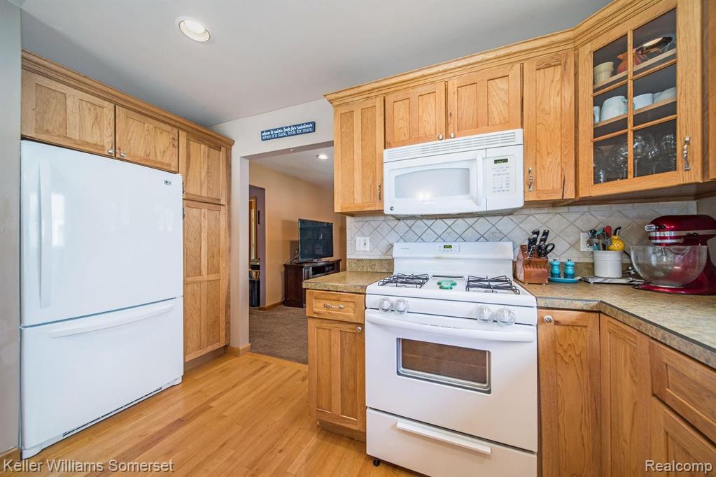 4003 Kent Road Royal Oak, MI 48073 - Photo 10 of 34