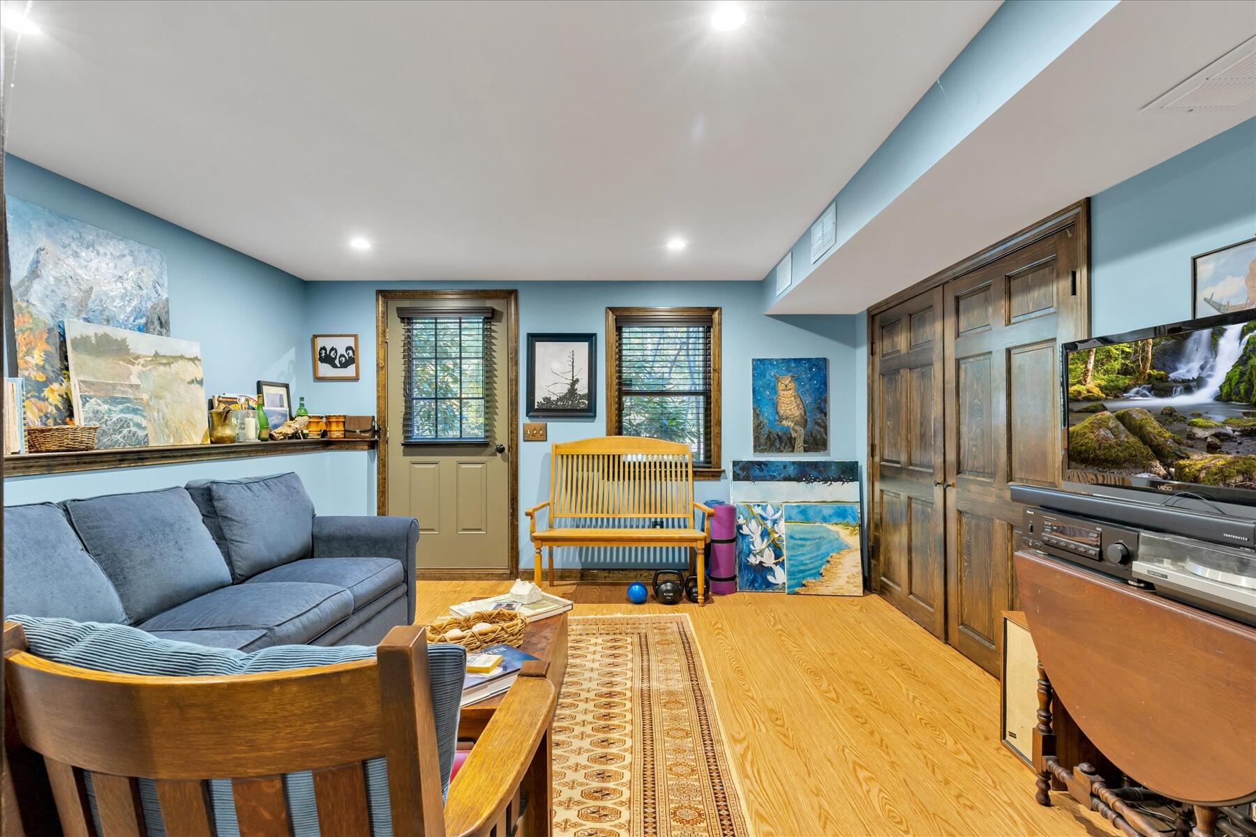 7 Sandy Way Mashpee, MA 02649 - Photo 22 of 41 a living room with furniture and a flat screen tv