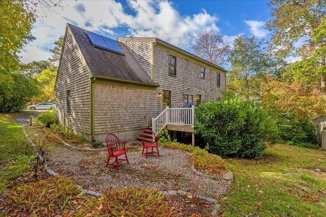 $725,000 | 7 Sandy Way, Mashpee, MA 02649