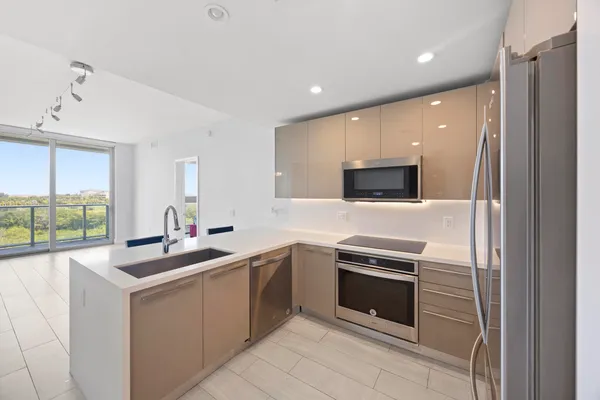 $425,000 | 2000 Metropica Way, Unit 802, Sunrise, FL 33323