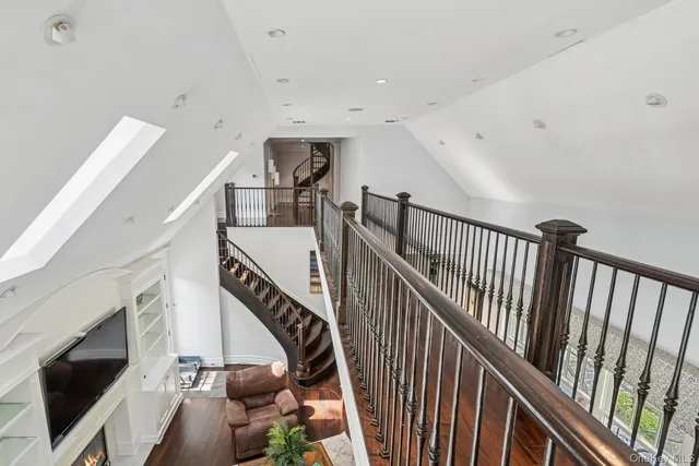 a view of entryway and hall