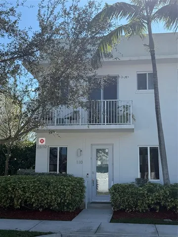 $490,000 | 2610 Northeast 213th Street, Unit 110, Miami, FL 33180