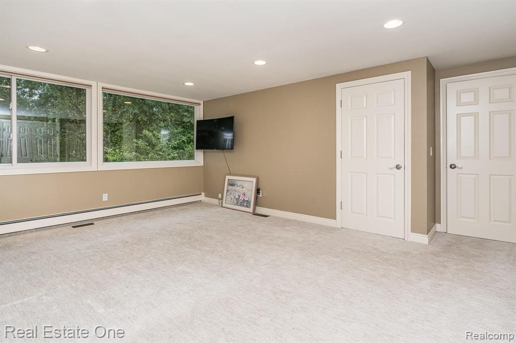 2083 Bonnie Brae Street Rochester Hills, MI 48309 - Photo 18 of 26