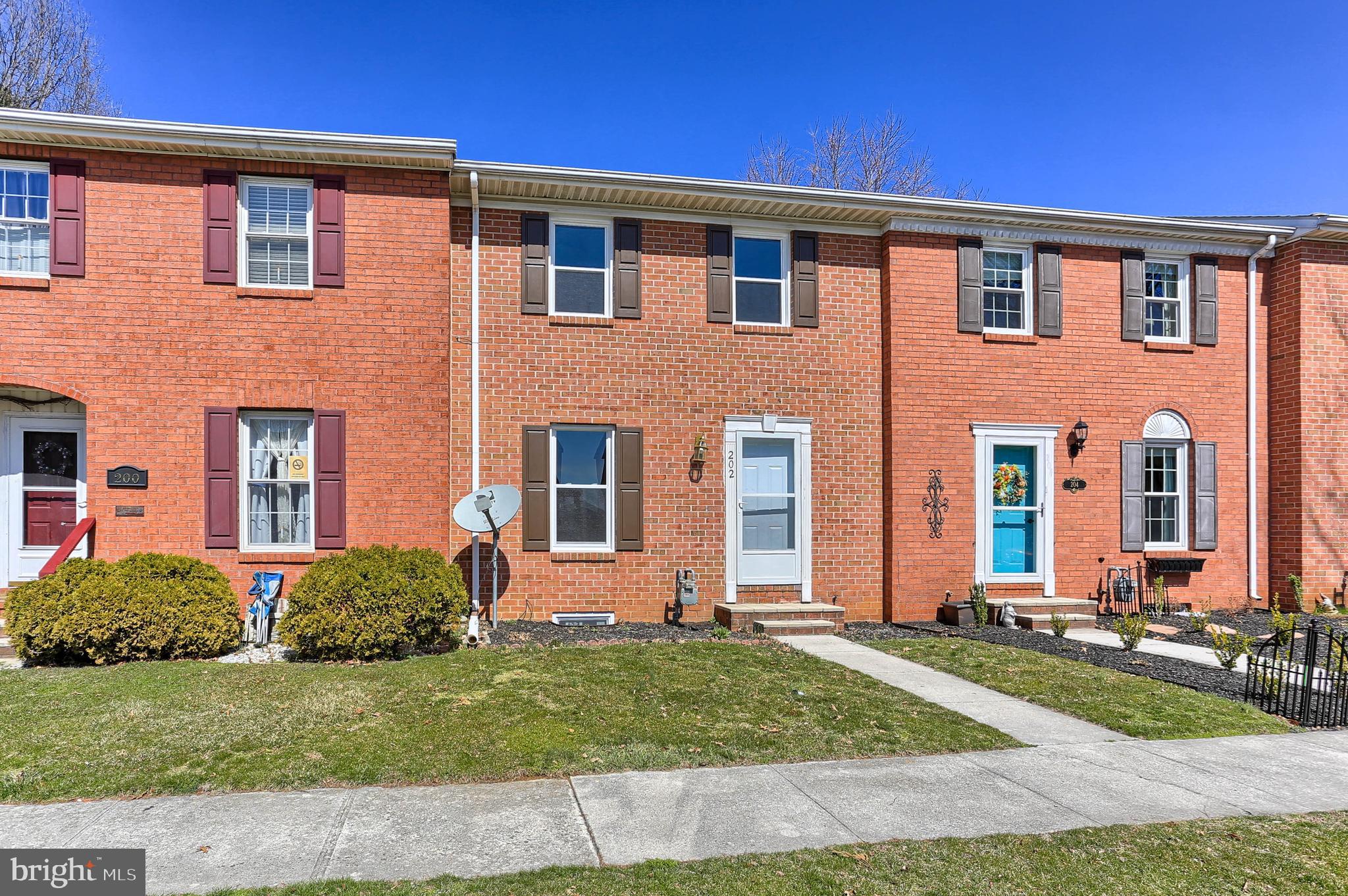 202 Georgetown Court Hanover, PA 17331 - Photo 3 of 29 Gallery Image 3