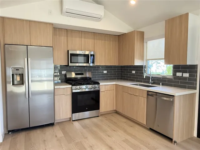 $2,395 | 5974 Jamieson Avenue, Encino, CA 91316