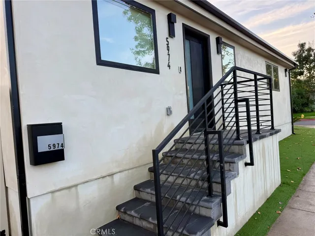 $2,700 | 5974 Jamieson Avenue, Encino, CA 91316