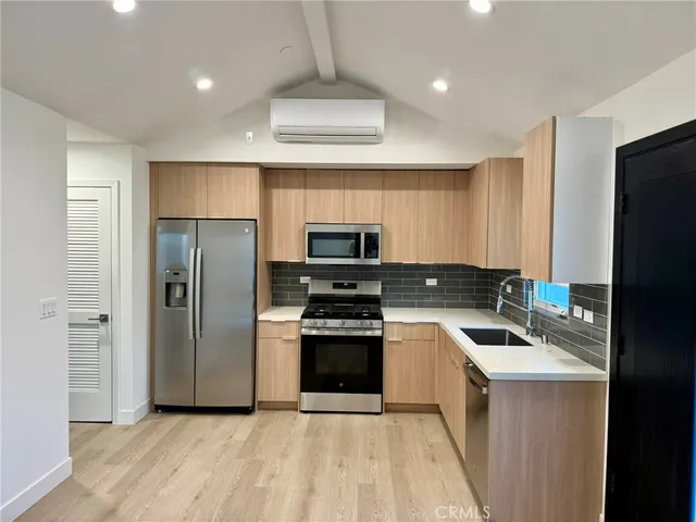 $2,700 | 5974 Jamieson Avenue, Encino, CA 91316