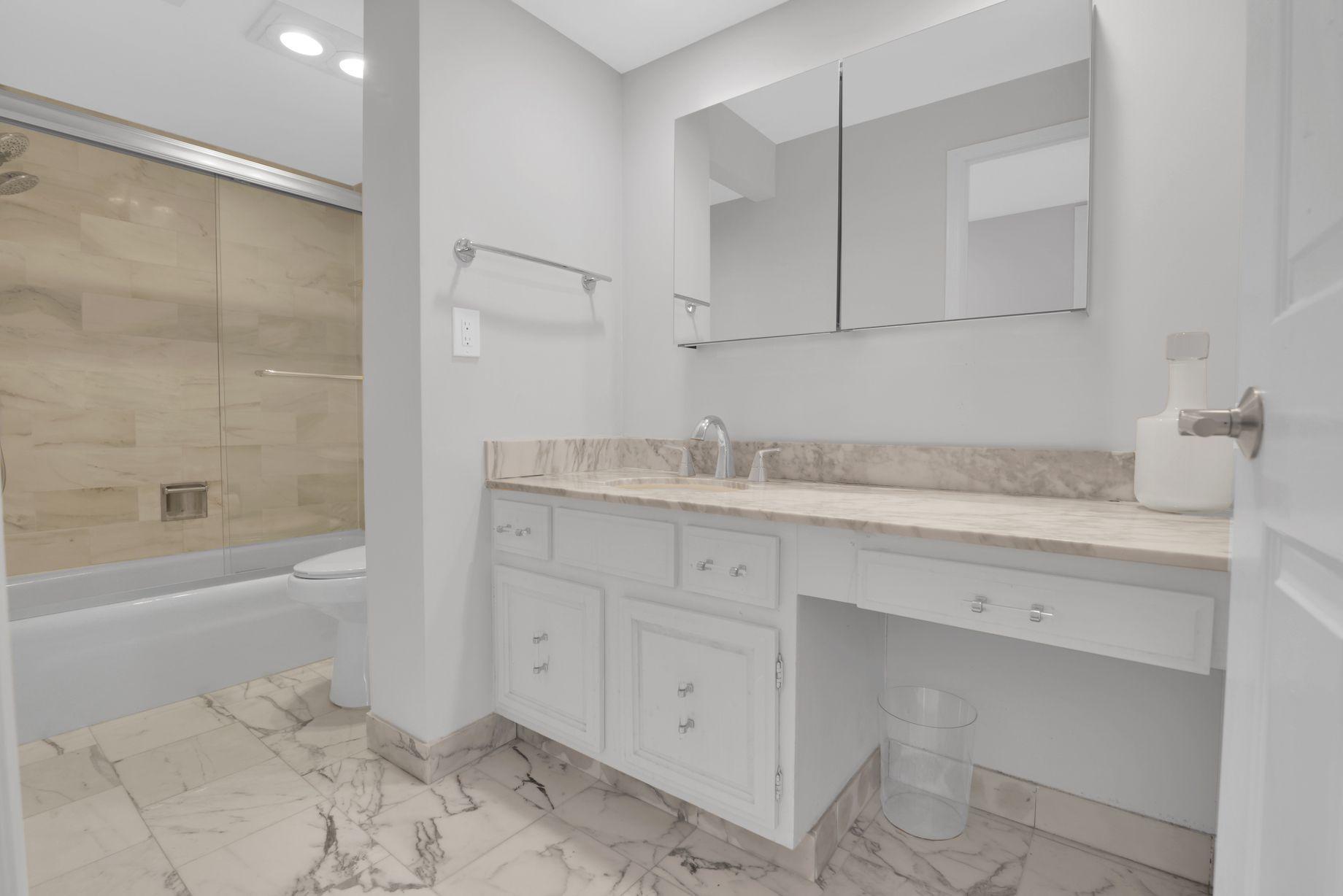 859 Jeffery Street, Unit 803 Boca Raton, FL 33487 - Photo 11 of 24 803 pic Bath 1