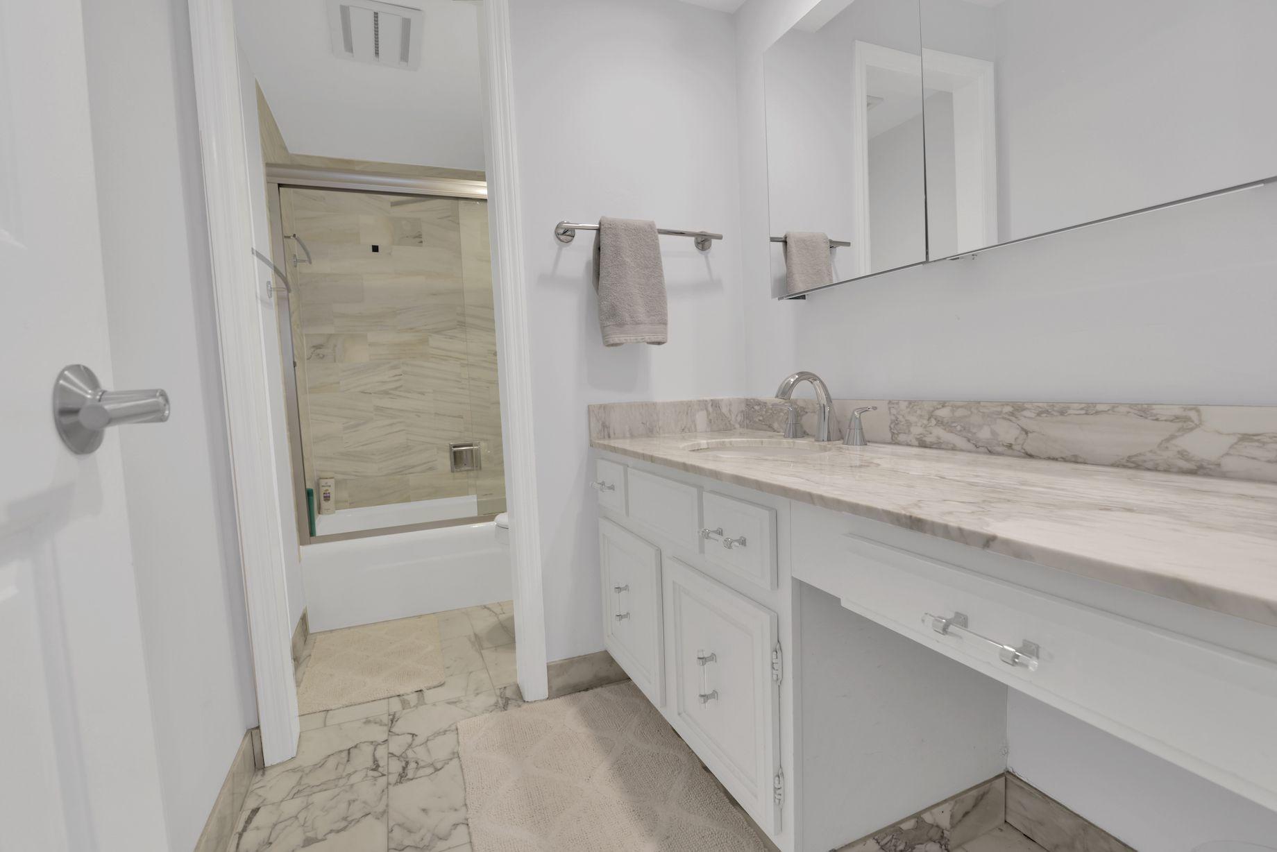 859 Jeffery Street, Unit 803 Boca Raton, FL 33487 - Photo 12 of 24 803 pic Bath 2