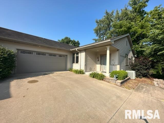 819 Longleaf Court Springfield, IL 62711 - Photo 1 of 25