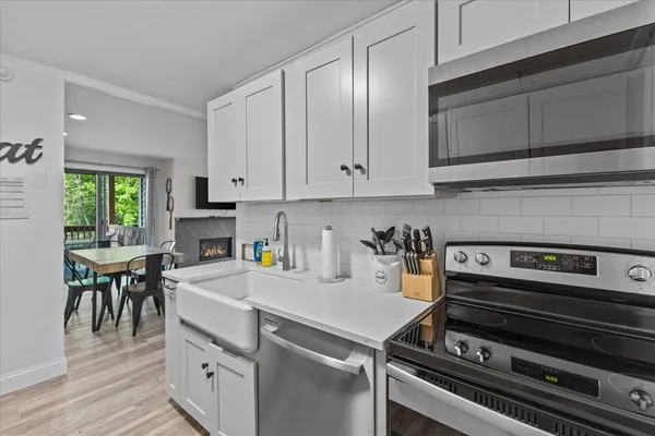 $329,000 | 109 Mountainside Drive, Unit G202, Stowe, VT 05672