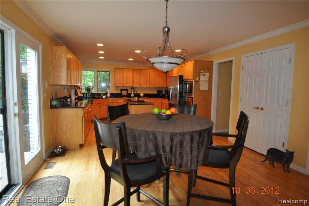 1396 Pebble Ridge Drive Rochester, MI 48307 - Photo 9 of 22 Nook