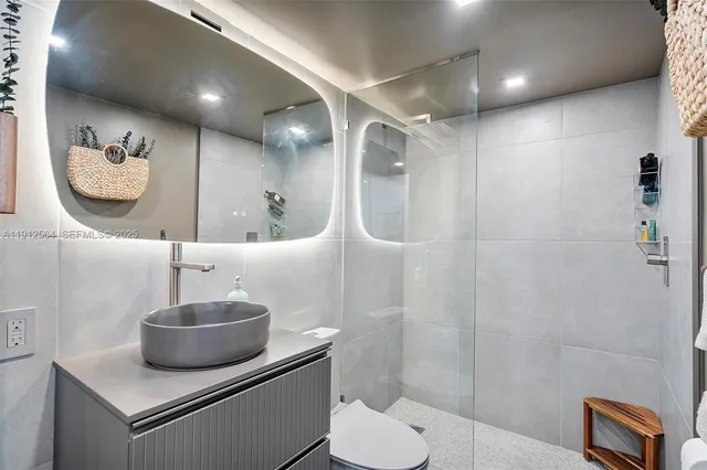 $387,500 | 2150 Sans Souci Boulevard, Unit B311, North Miami, FL 33181