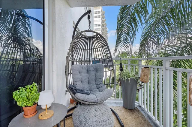 $387,500 | 2150 Sans Souci Boulevard, Unit B311, North Miami, FL 33181