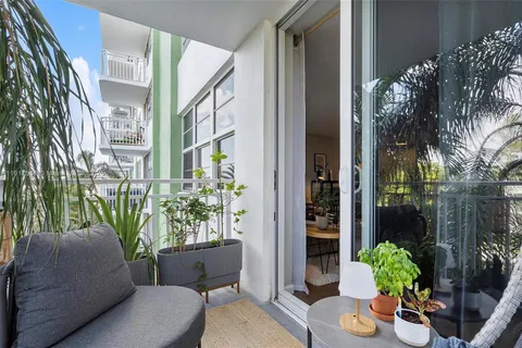 $387,500 | 2150 Sans Souci Boulevard, Unit B311, North Miami, FL 33181