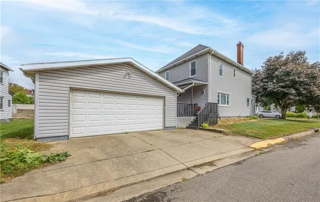 $215,000 | 201 Walters Lane, Springdale, PA 15144