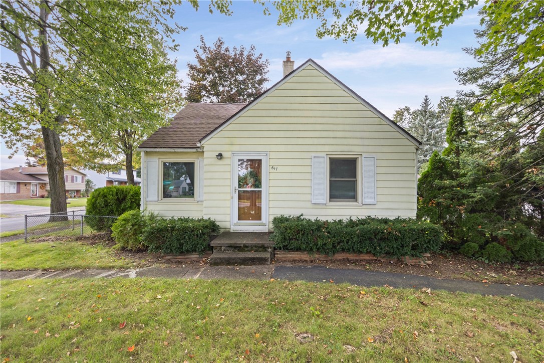 617 Howard Road Gates, NY 14624 - Photo 5 of 34 front of house