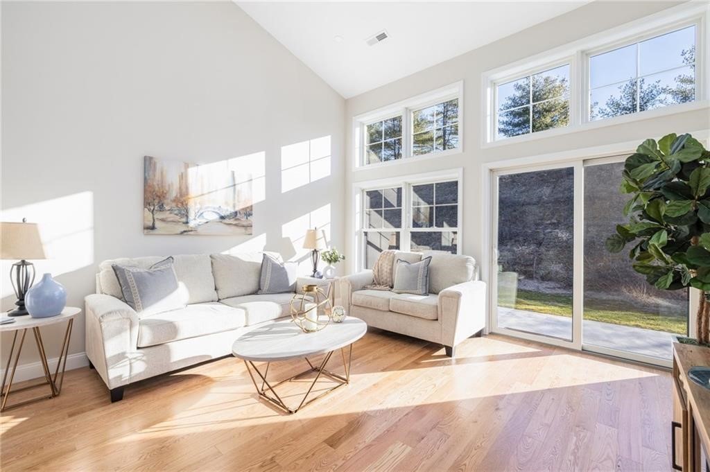 40 Overlook Lane Glocester, RI 02814 - Photo 7 of 36