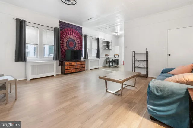 $1,900 | 204 West Clinton Avenue, Oaklyn, NJ 08107