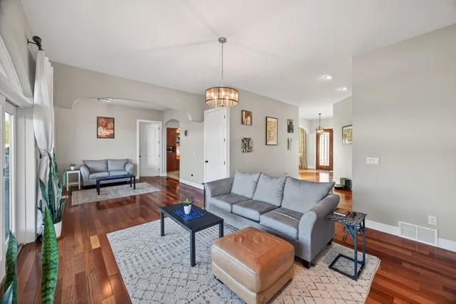 $699,900 | 77 River Front Drive, Sparta, TN 38583