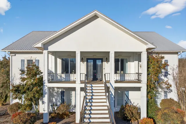 $699,900 | 77 River Front Drive, Sparta, TN 38583