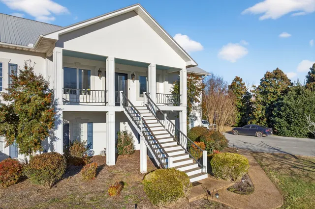 $699,900 | 77 River Front Drive, Sparta, TN 38583