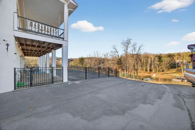 $699,900 | 77 River Front Drive, Sparta, TN 38583