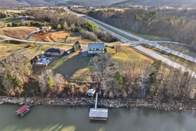 $699,900 | 77 River Front Drive, Sparta, TN 38583