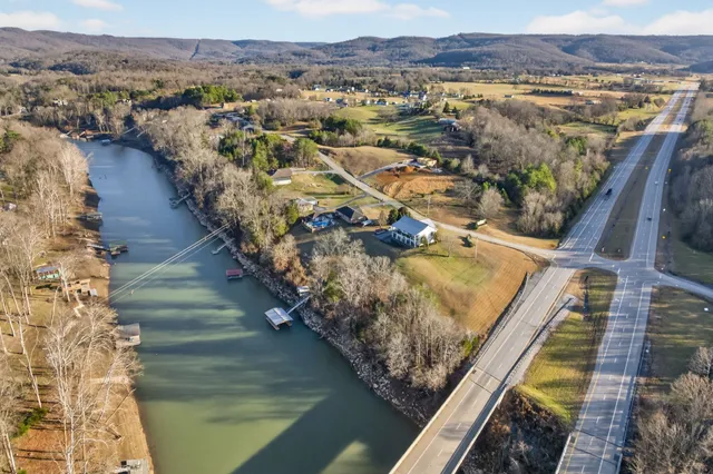 $699,900 | 77 River Front Drive, Sparta, TN 38583