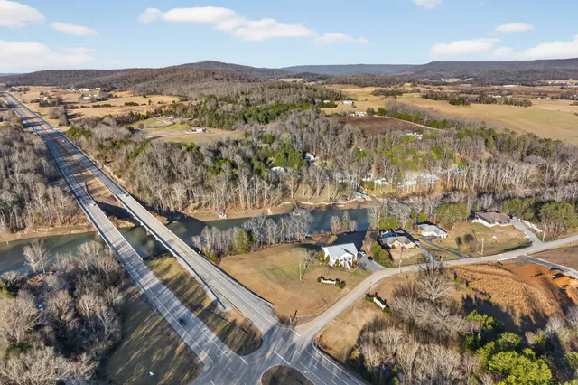 $699,900 | 77 River Front Drive, Sparta, TN 38583