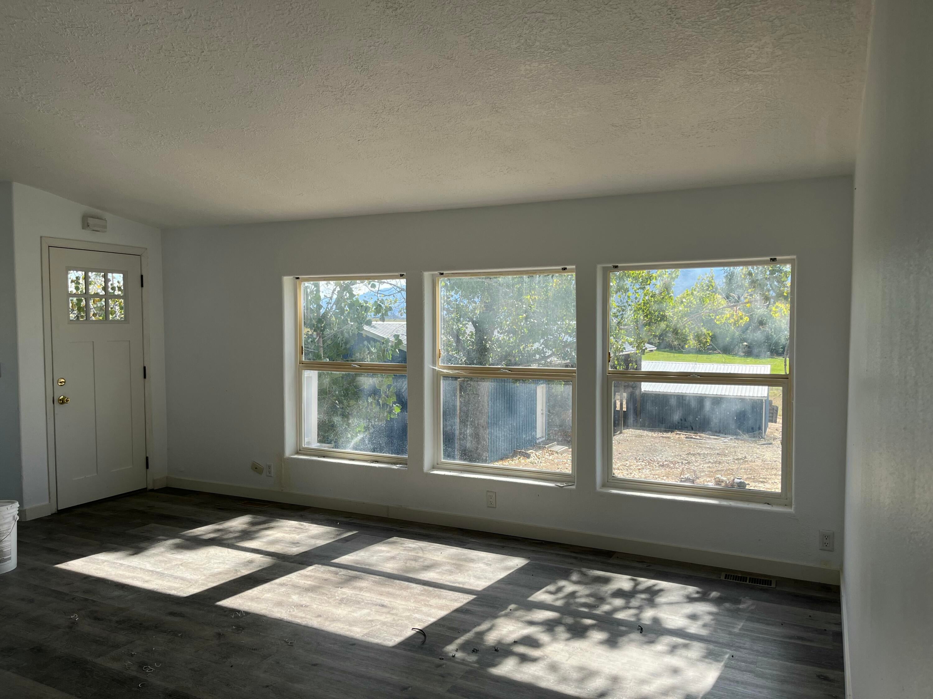 4234 Payne Road Medford, OR 97504 - Photo 5 of 19 IMG_8720