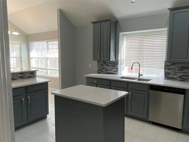 $2,895 | 429 Crestview Point Drive, Lewisville, TX 75067