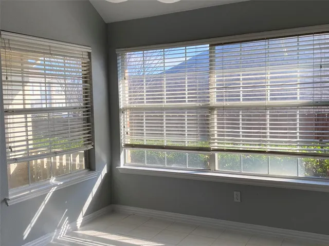 $2,895 | 429 Crestview Point Drive, Lewisville, TX 75067