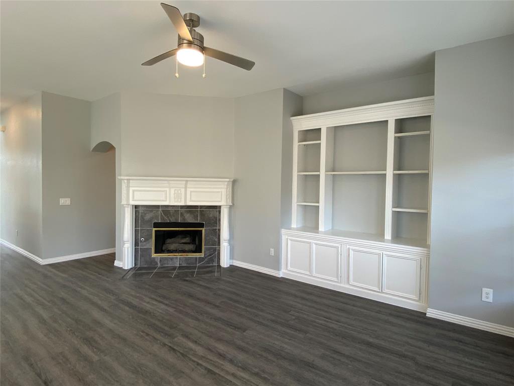 429 Crestview Point Drive Lewisville, TX 75067 - Photo 8 of 16