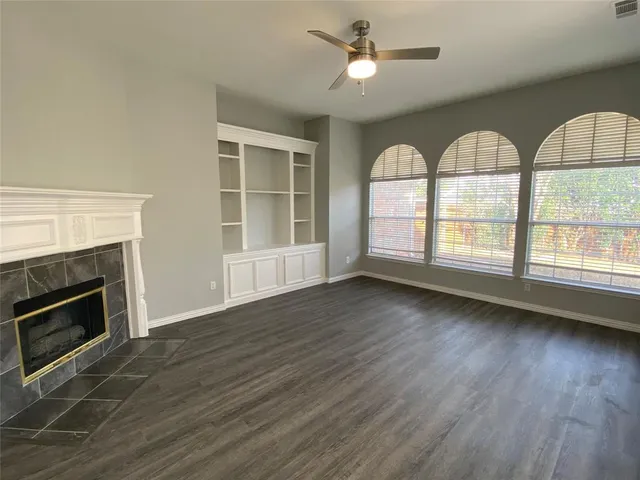 $2,895 | 429 Crestview Point Drive, Lewisville, TX 75067