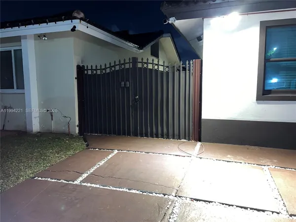 $1,300 | 14880 Southwest 56th Terrace, Unit 3, Miami, FL 33193