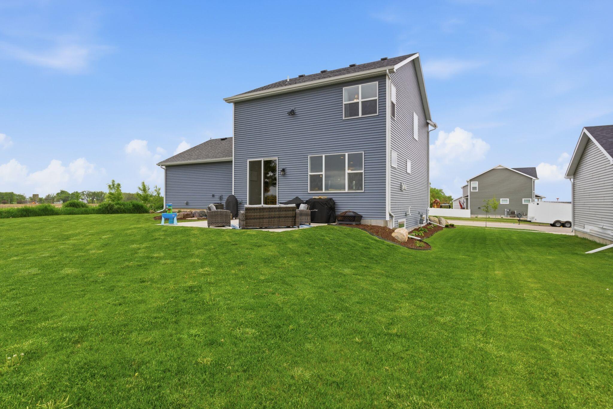809 South Musket Ridge Drive Sun Prairie, WI 53590 - Photo 33 of 37 Exterior & Backyard