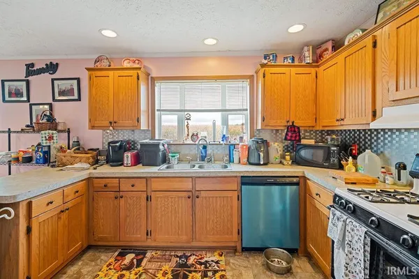 $200,000 | 3766 South 400 West, Kokomo, IN 46902