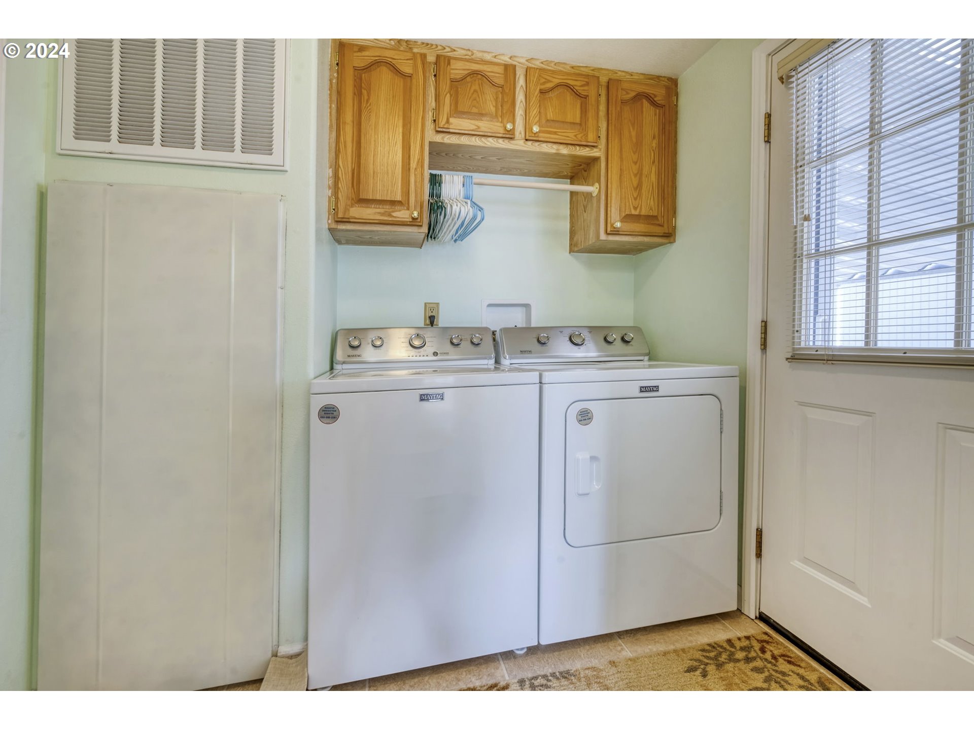 2150 Laura Street, Unit 217 Springfield, OR 97477 - Photo 26 of 32 a utility room with a sink