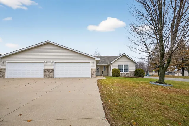 $270,000 | 1700 22nd Avenue Southwest, Austin, MN 55912