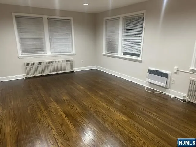 $1,825 | 490 Beverly Road, Unit C2, Teaneck, NJ 07666