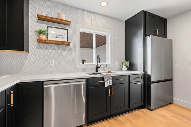 $779,900 | 3660 County Road South, Little Suamico, WI 54141