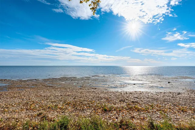 $779,900 | 3660 County Road South, Little Suamico, WI 54141